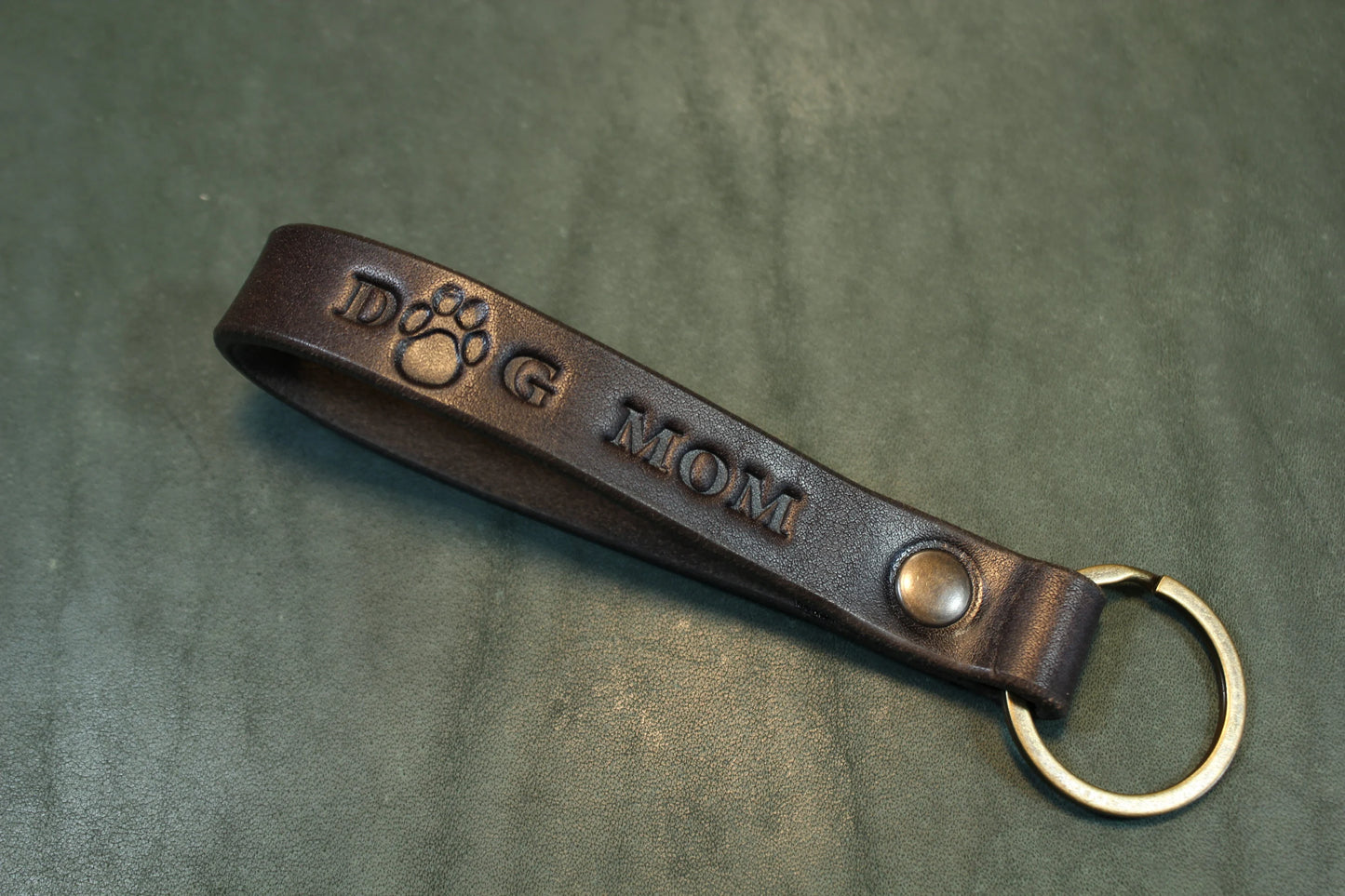 Custom Leather Pet Keychain – Dog or Cat Name Keychain