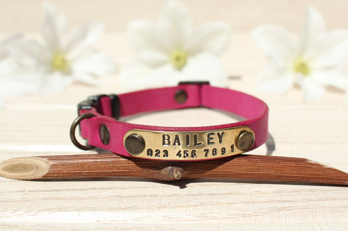 Personalized Leather Breakaway Cat Collar – Soft, Safe & Comfortable