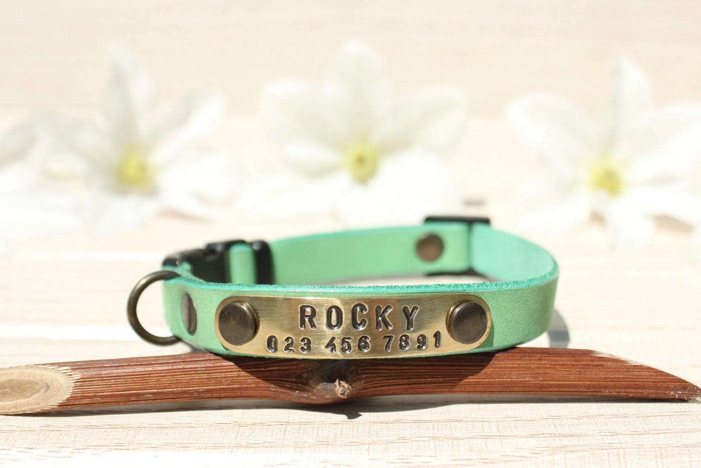 Personalized Leather Breakaway Cat Collar – Soft, Safe & Comfortable
